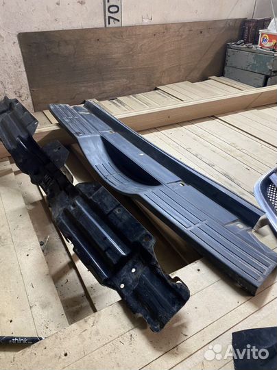 Усилитель бампера заднего Mitsubishi Pajero 4