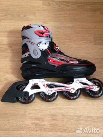 Роликовые коньки Re:Action и защитные элементы