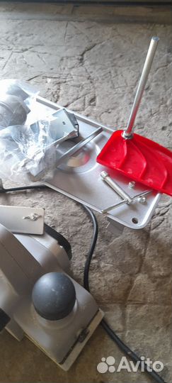 Рубанок электрический