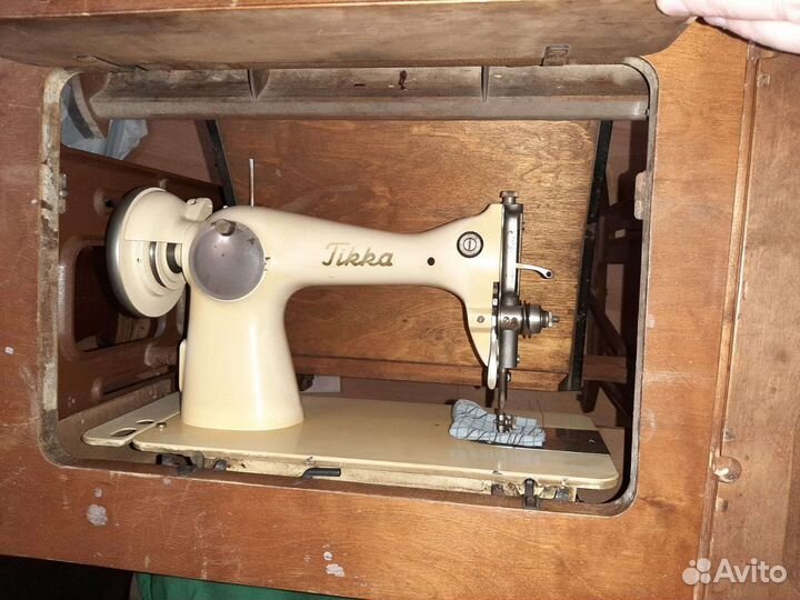 Швейная машина Tirra