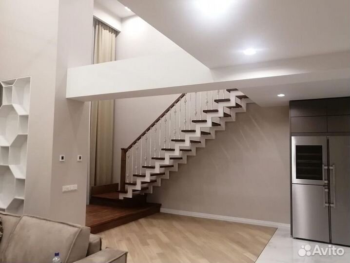 Лестница на второй этаж под ключ