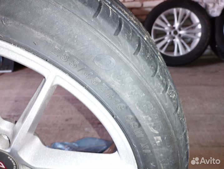 Vittos VSU01 SportMacro 235/45 R18