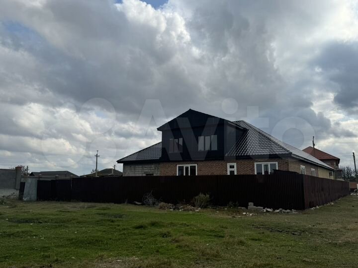 Дом 350 м² на участке 12 сот.