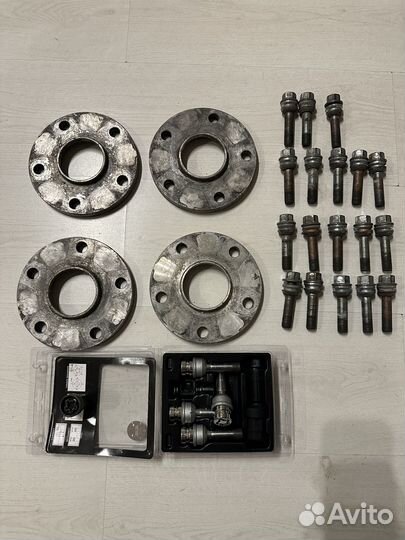 Проставки колесныес болтами на audi Q7