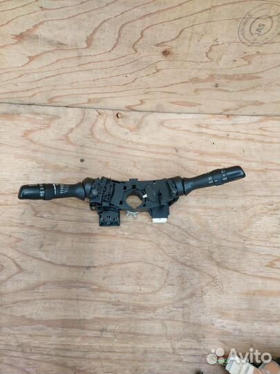 Переключатель подрулевой (стрекоза) Toyota Prius 2