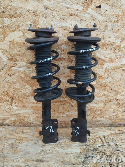 Амортизатор передний Suzuki Grand Vitara 3
