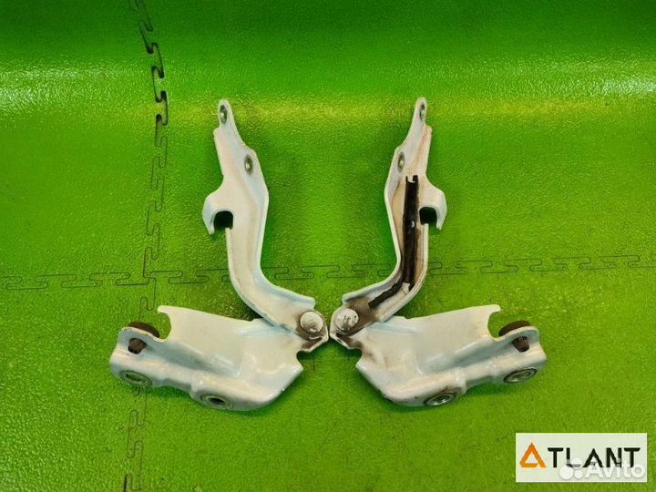 Петля капота toyota mark X