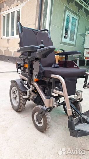 Инвалидная коляска с электроприводом