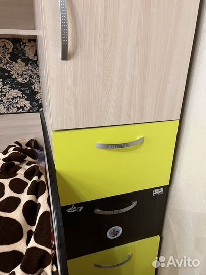 Двухъярусная кровать со шкафом и столом