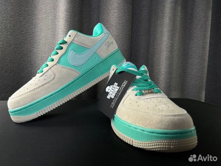 Женские кроссовки Tiffany & Co. x Nike Air Force 1