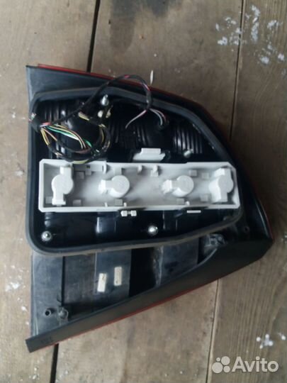 Задний правый фонарь октавия а5