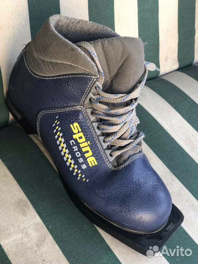 Лыжные ботинки