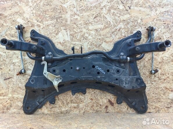 Подрамник передний Toyota Corolla E210