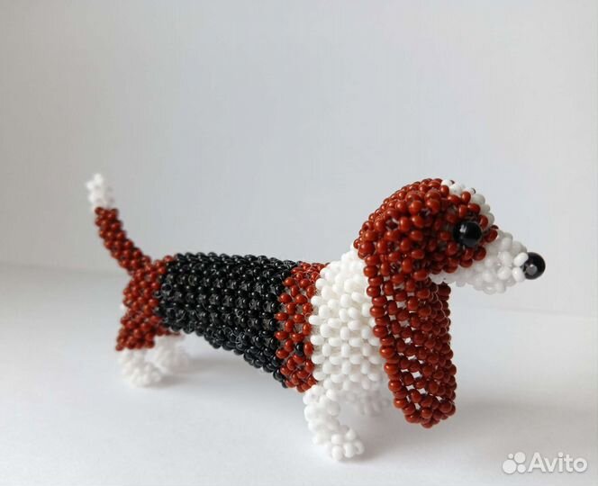 Бассет-хаунд из бисера