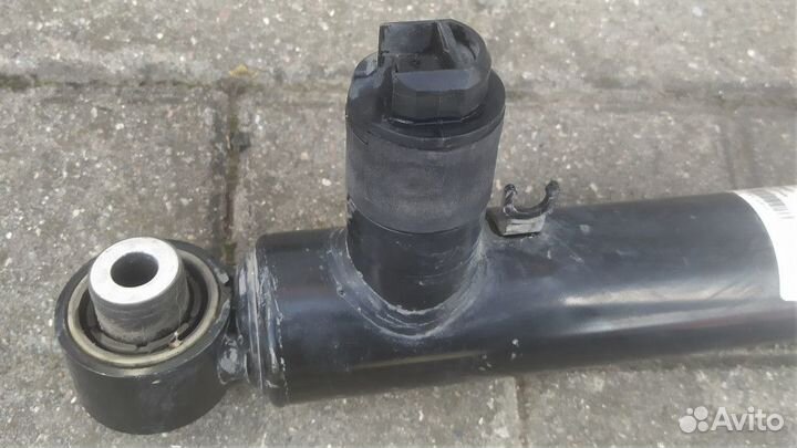 Амортизатор задний Audi Q3 F3