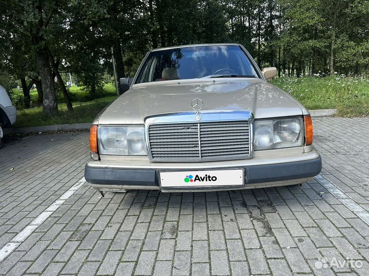Mercedes-Benz W124, 1986
