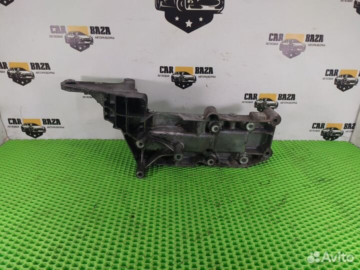 Кронштейн генератора