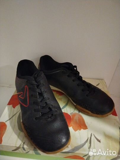 Бутсы футбольные/кеды