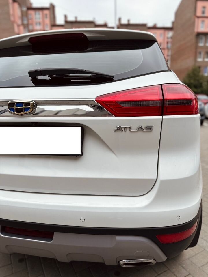 Geely Atlas: фото владельца