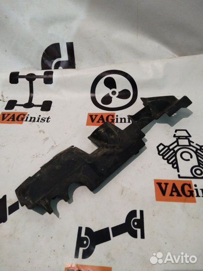 Дефлектор радиатора правый Vw Passat B7 alltrack