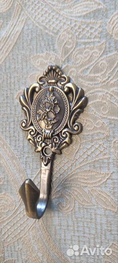 Декоративный крючок новый