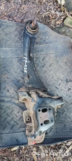 Стойки и задний продольный рычаг на форд фокус 1