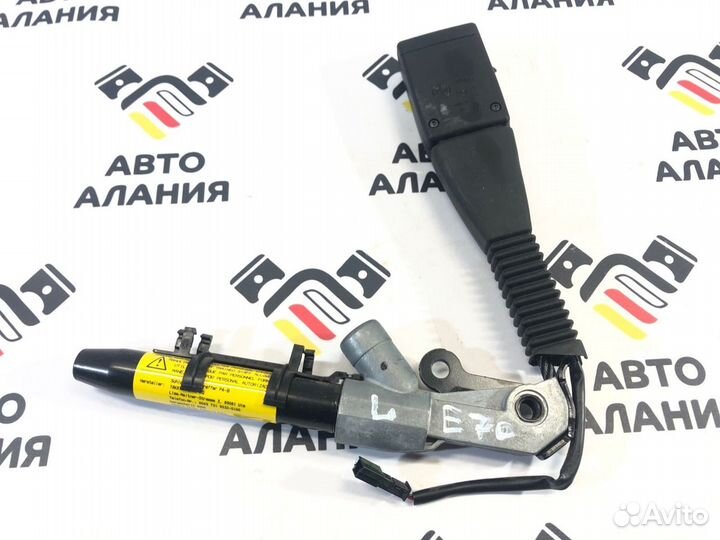 Ответная часть ремня безопасности передняя левая