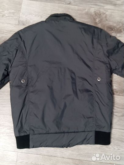 Легкие куртки и ветровки