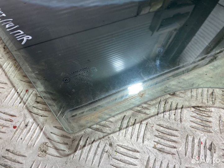 Стекло двери опускное переднее правое Ssangyong