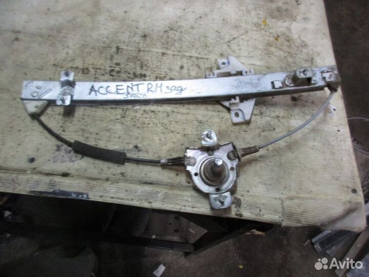 Стеклоподъемник механ. задний правый Hyundai Accen