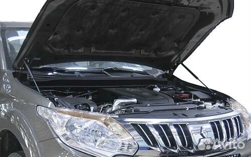 Амортизаторы(упоры) капота Pajero Sport