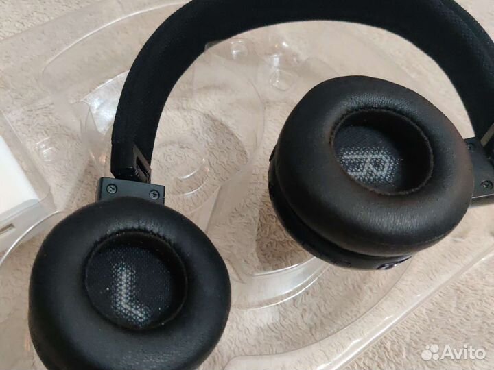 Беспроводные наушники jbl