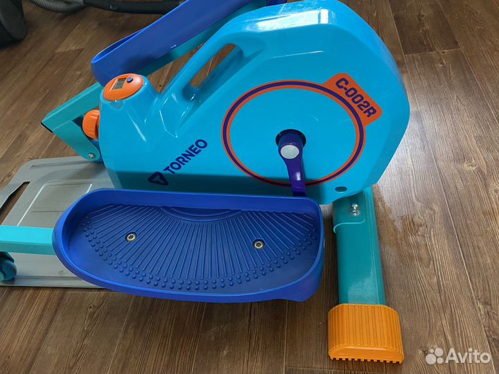 Эллиптический тренажер Torneo Mini Cross C-002R