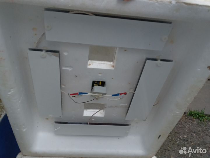 Инкубатор несушка на 104 яйца