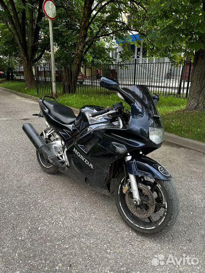 Honda cbr 600f2