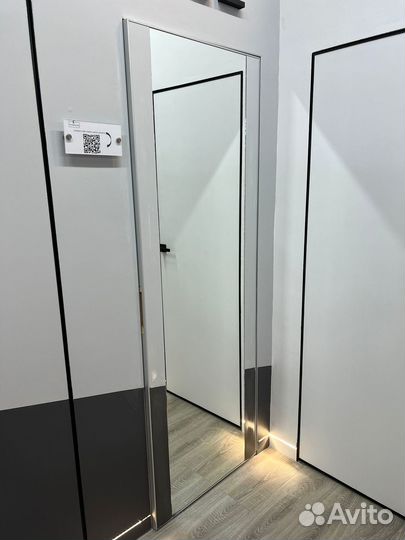 Скрытые двери invisible с зеркалом