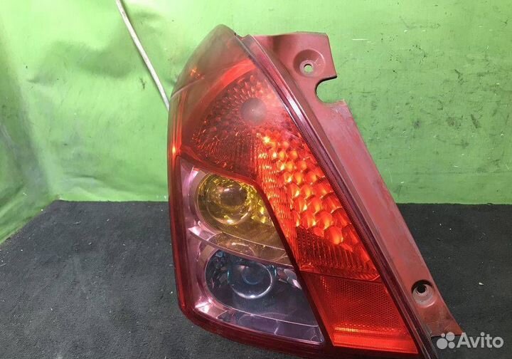 Фонарь задний левый Suzuki Swift 3 2004-2010