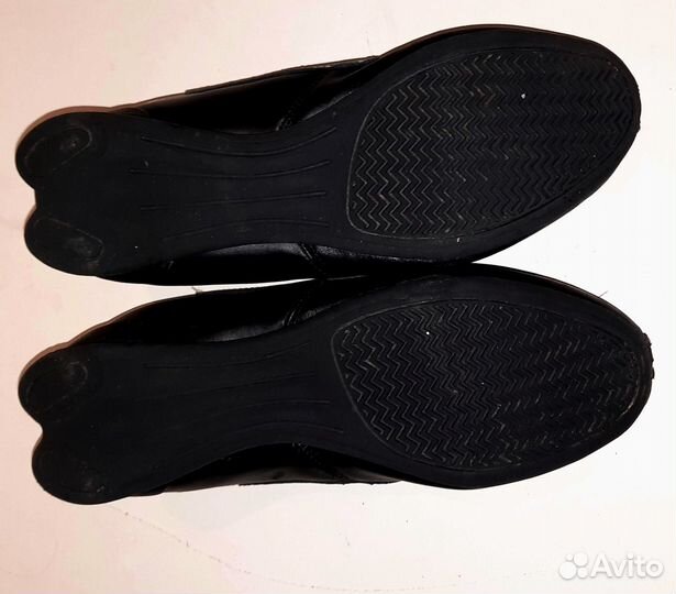 Кроссовки Nike Shox rivalry