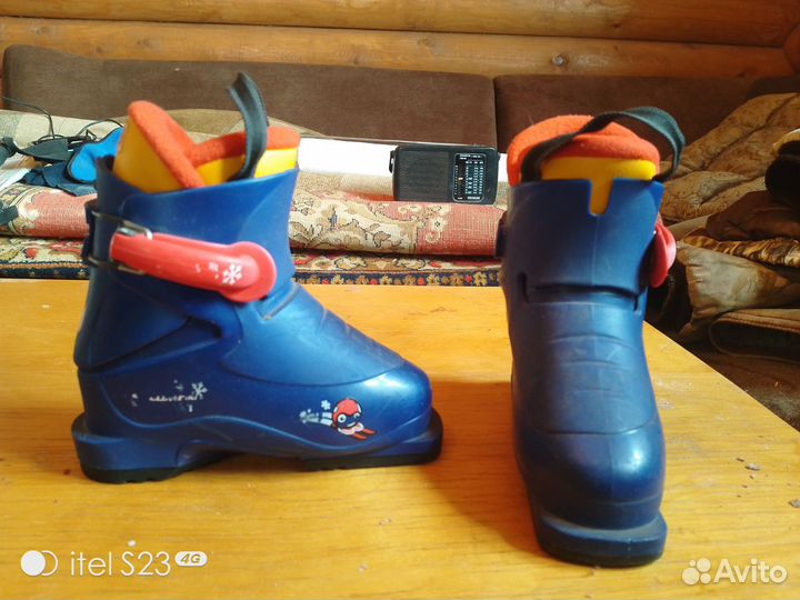 Лыжные ботинки