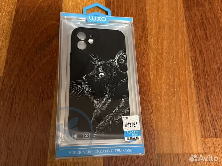 Чехол на iPhone 12