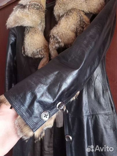 Пальто кожаное женское