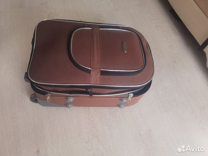 Чемодан на колесах