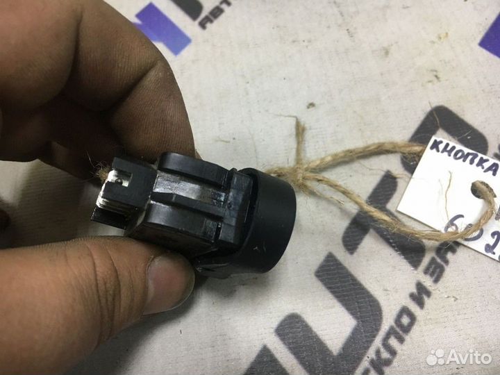 Кнопка стеклоподъемника Рено Логан