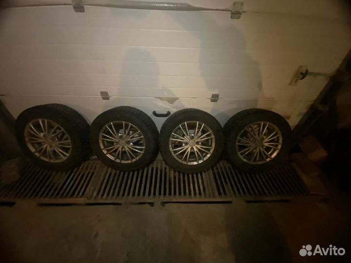 Литые диски с зимней резиной R 15