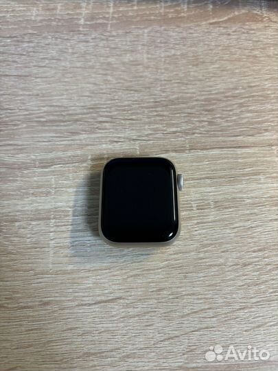 Apple Watch SE 2023 40mm starlight band