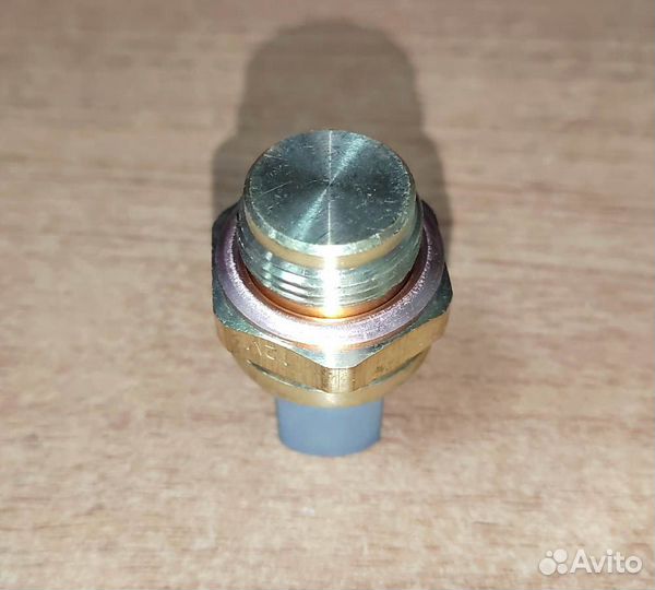 Датчик включения вентилятора 3 контакта VAG