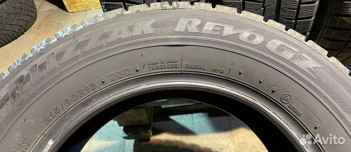 Bridgestone Blizzak Revo GZ 215/60 R16