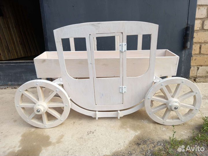 Карета декоративная для сада