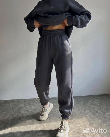 Спортивный костюм женский