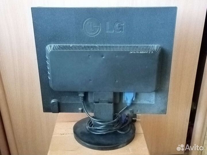 Монитор LG flatron L 1953S-SF